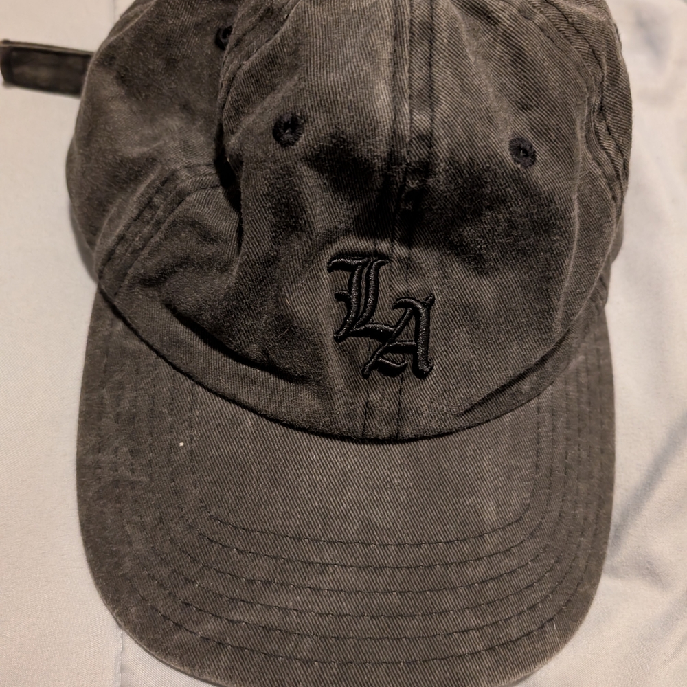Cotton On‎ Black Cap La Acid Washed